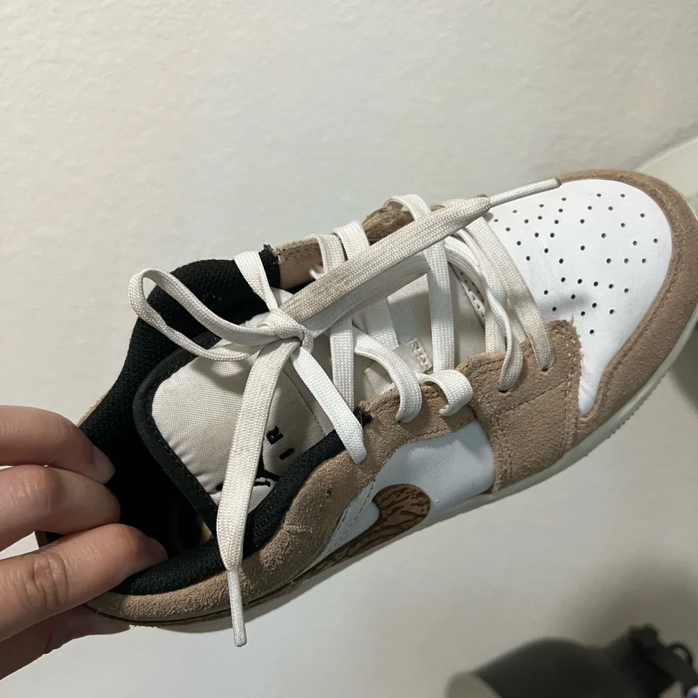 NIKE JORDAN 1 Low SE Brown Elephant Sneakers - Picture 14 of 16